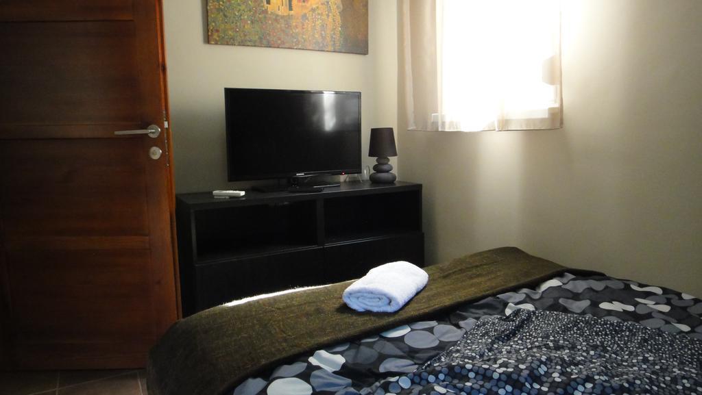 Mgtels Apartman - With Private Parking Будапеща Екстериор снимка