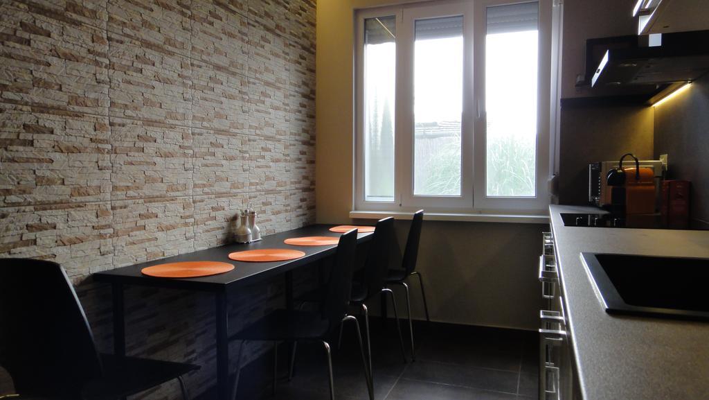 Mgtels Apartman - With Private Parking Будапеща Екстериор снимка