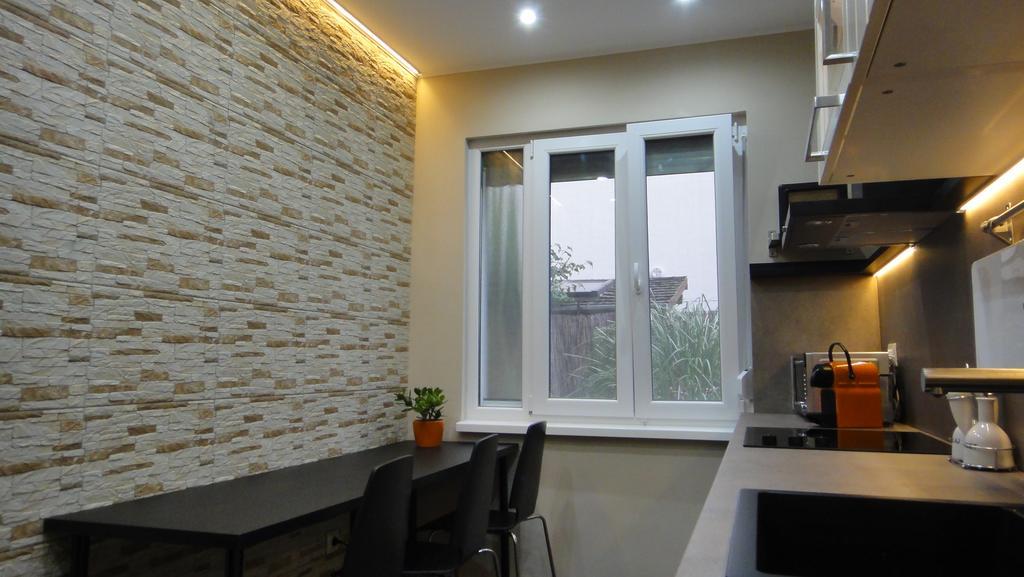 Mgtels Apartman - With Private Parking Будапеща Екстериор снимка