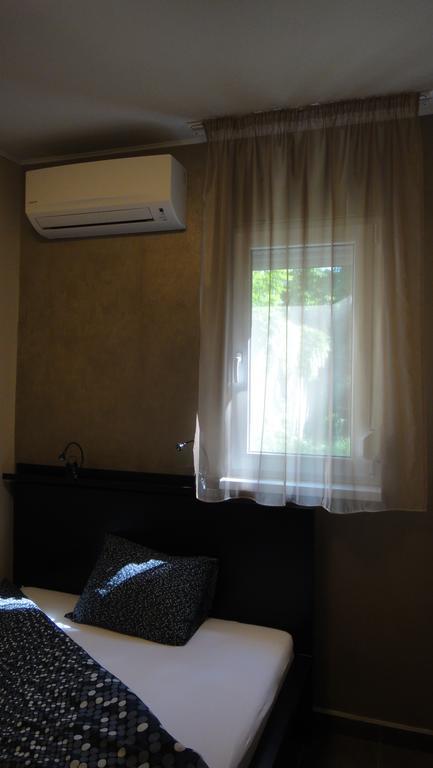 Mgtels Apartman - With Private Parking Будапеща Екстериор снимка