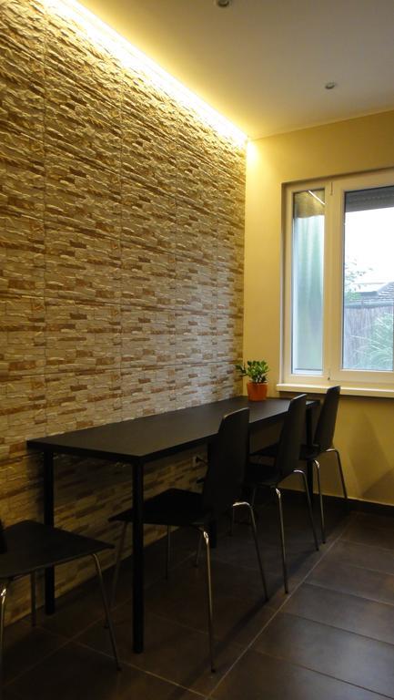 Mgtels Apartman - With Private Parking Будапеща Екстериор снимка