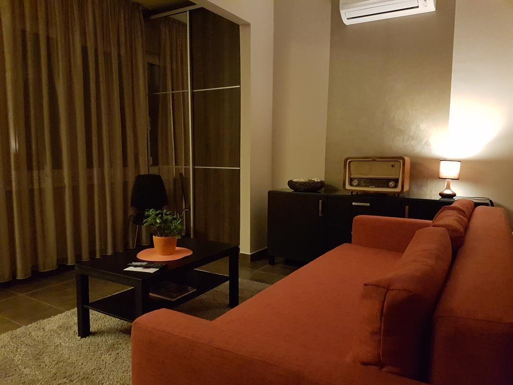 Mgtels Apartman - With Private Parking Будапеща Екстериор снимка