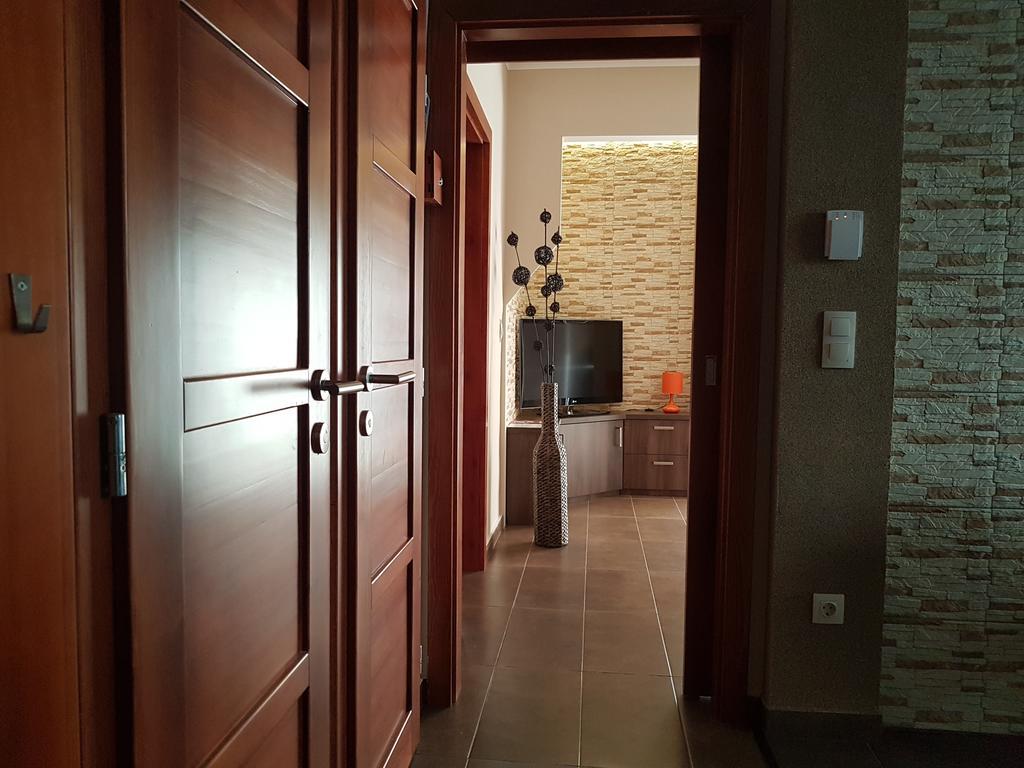 Mgtels Apartman - With Private Parking Будапеща Екстериор снимка